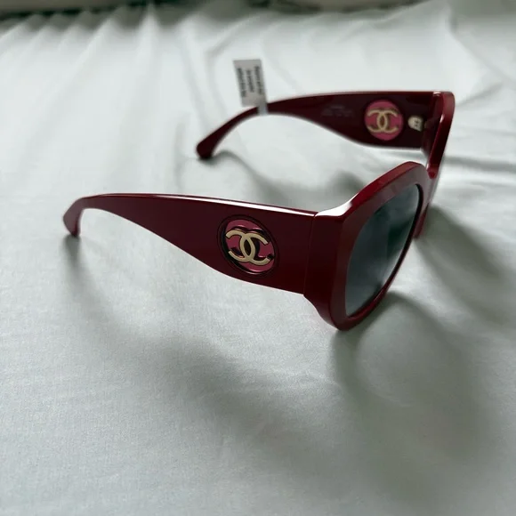 CHANEL Butterfly Sunglasses - Picture 3 of 4
